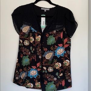 Brand new top with lace detailing